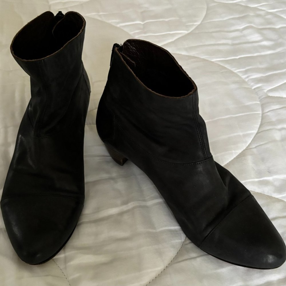 Coclico Black leather booties size 39